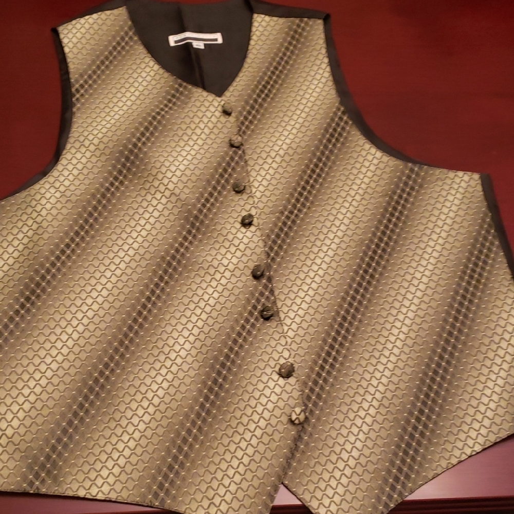 Perry Ellis Men's Gold and Black Vest